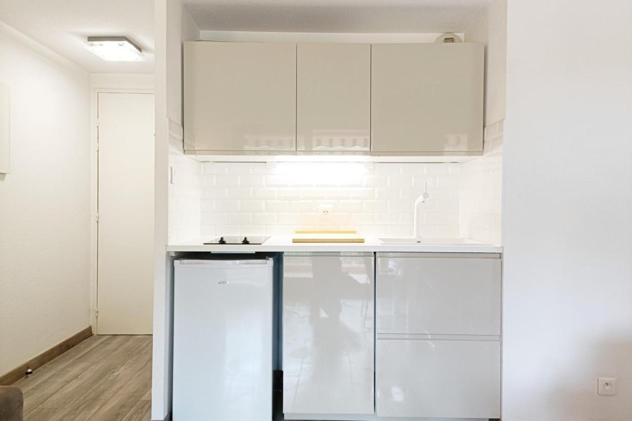 Spacious Sea View Apart At 50M From The Beach 방돌 외부 사진