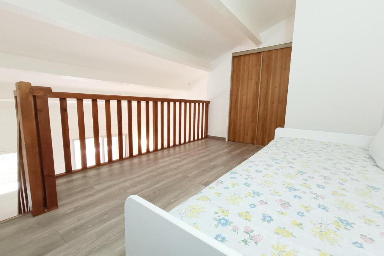 Spacious Sea View Apart At 50M From The Beach 방돌 외부 사진
